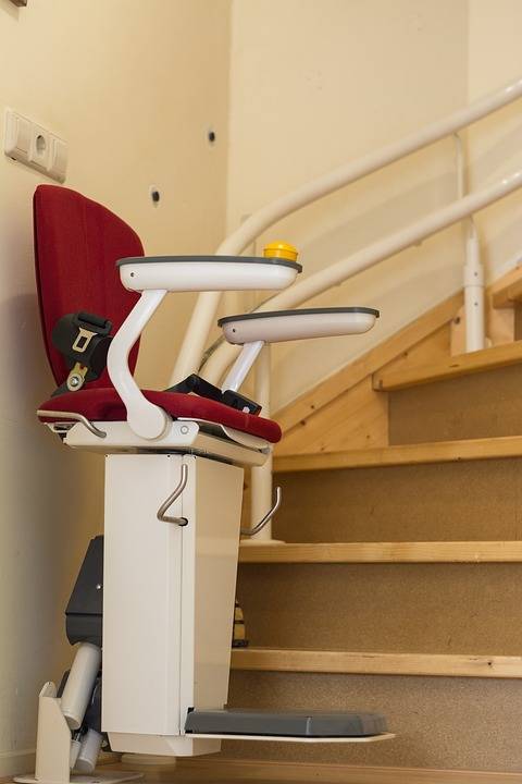 Installer un siège monte escalier double rail dans une maison à Versailles 78 Stairlift