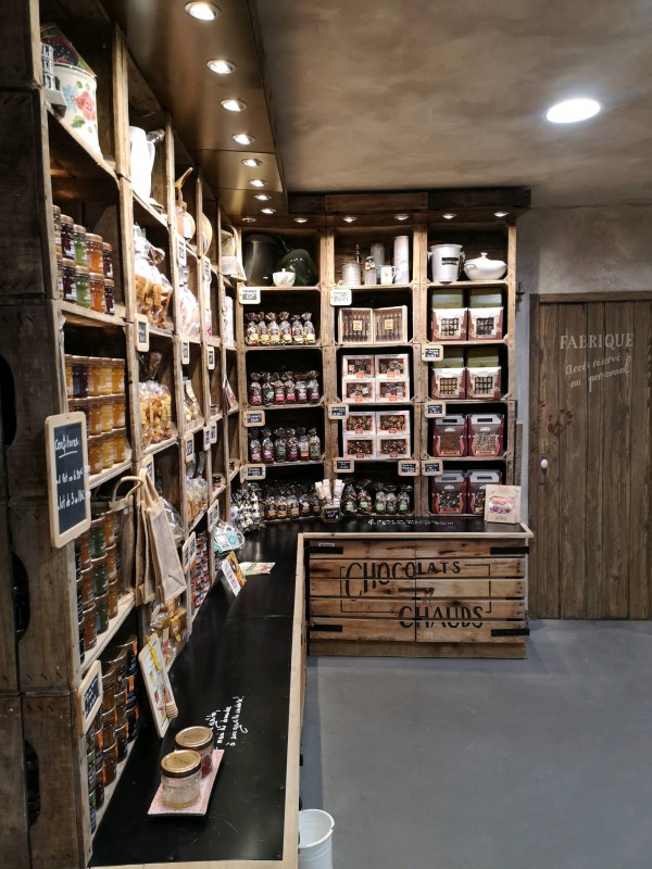 Où trouver une épicerie fine à proximité de la rue d'Alger à Toulon ? 