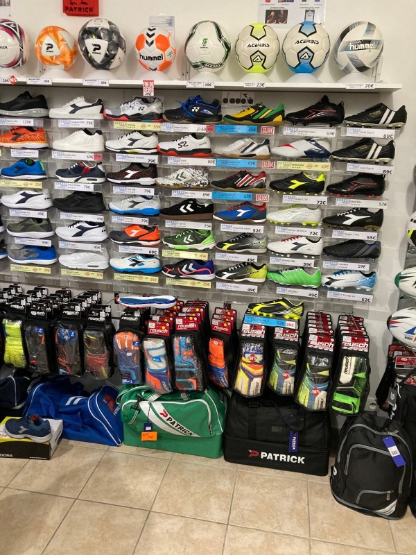  Où trouver des gants de gardiens de la marque reusch Aux angles proche d’Avignon 84000