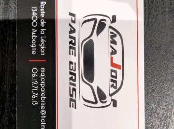 Centre automobile pour remplacement de pare-brise pour engin de chantier engin de TP à Marseille 13011