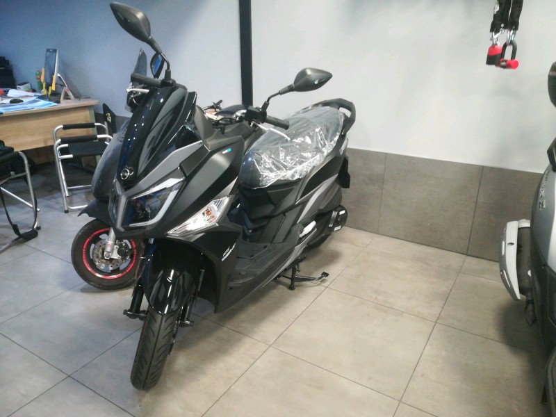 Où acheter un scooter jet 14 de SYM chez le concessionnaire officiel SYM à Marseille