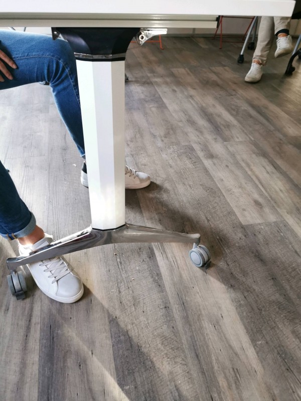 Vente de mobilier de bureau pliant gain de place dans les Bouches-du-Rhône autour de Marseille 