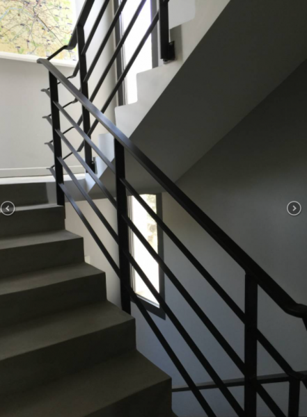 Installation de portail métallique coulissant sur mesure motorisé dans les Bouches du Rhône