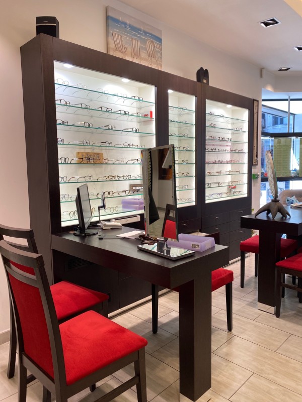 Recherche un opticien qui propose des systèmes de basse vision dans le quartier des 5 avenues à Marseille 13004 ? 