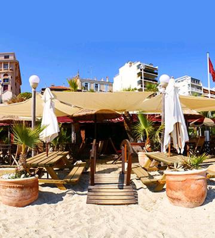 Où trouver un restaurant en bord de mer à proximité de la plage du Mourillon ? Toulon Restaurant Le Lido