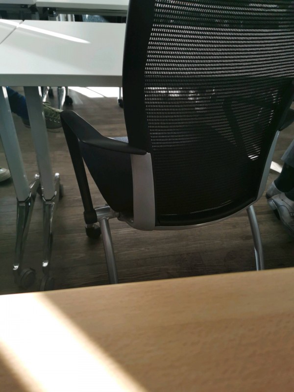 Mobilier de bureau pliant ergonomique livraison rapide région PACA 