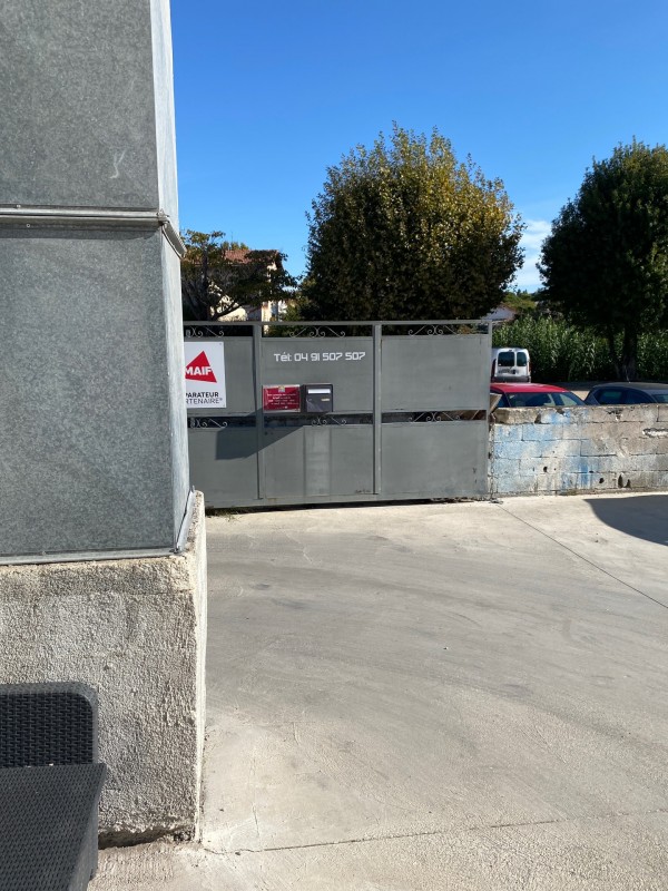  Recherche un carrossier en urgence m à plan de Cuques