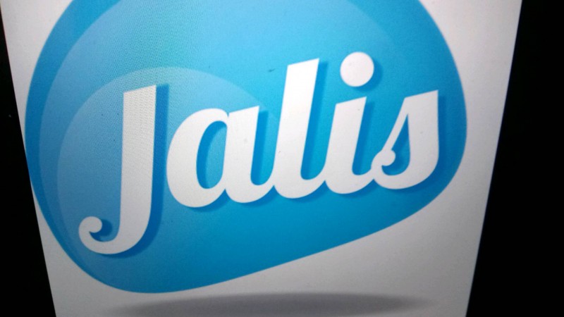 Besoin d'un artisan qualifié pour changer ou réparer votre toiture ? Expert en couverture et toiture zinguerie isolation et rénovation de charpente. MBA toiture est là pour vous.  Toulon MBA toiture