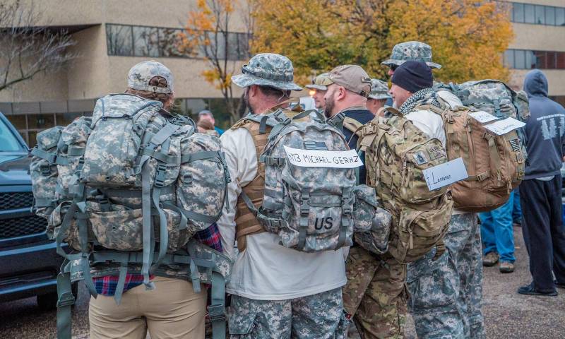 Où trouver des sacs à dos militaires grand capacité en toile nécessitante Hyères les palmiers?