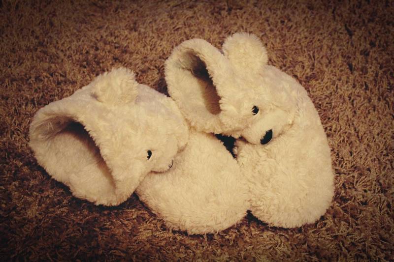 Les chaussons en peau de mouton sont-ils réellement confortables près de Megève dans les Alpes 