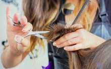 Où trouver un coiffeur et barbier pour homme tendance dans un cadre design et conviviale Six Fours les plages Celista coiffure